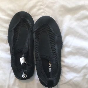 Swim shoes
